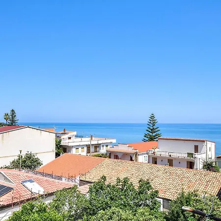 2 Bedroom Lovely In Marina Di Caronia *