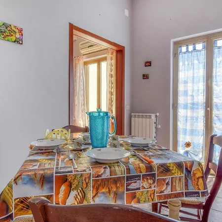 2 Bedroom Lovely In Marina Di Caronia Caronia Marina