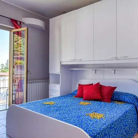 2 Bedroom Lovely In Marina Di Caronia * Caronia Marina