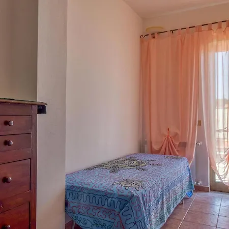 2 Bedroom Lovely In Marina Di Caronia *